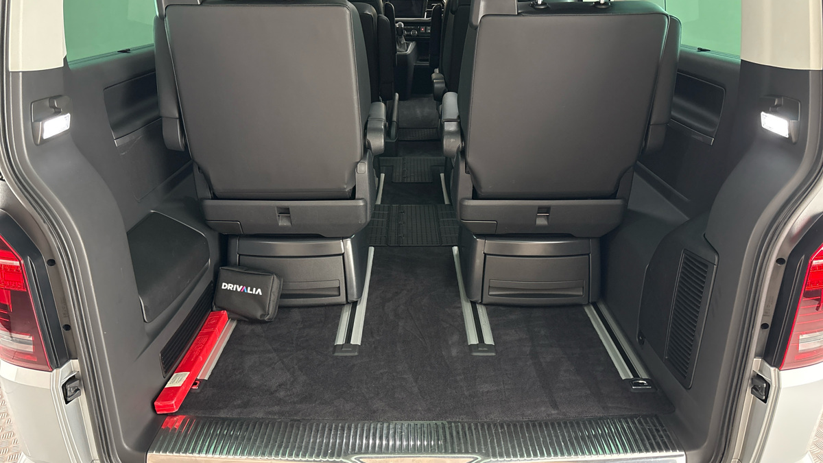 Volkswagen Multivan - 17