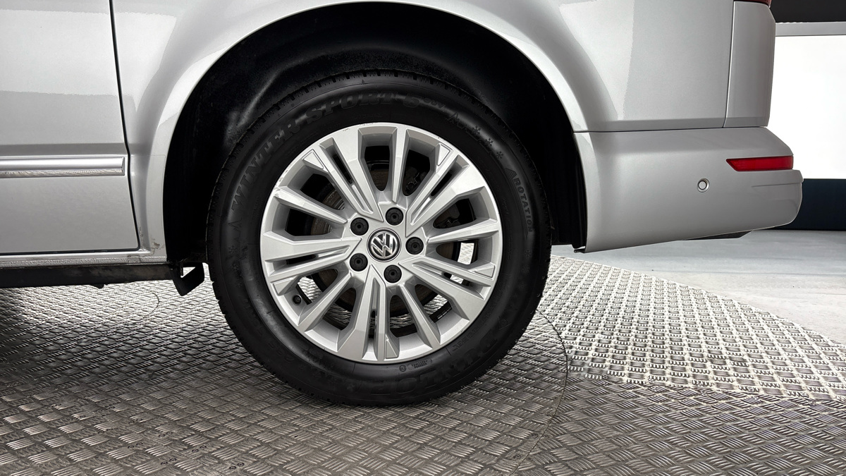 Volkswagen Multivan - 19