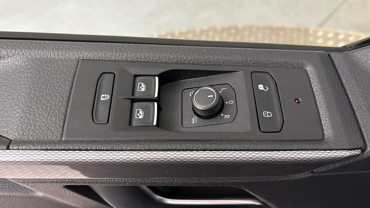 Volkswagen Multivan - 21