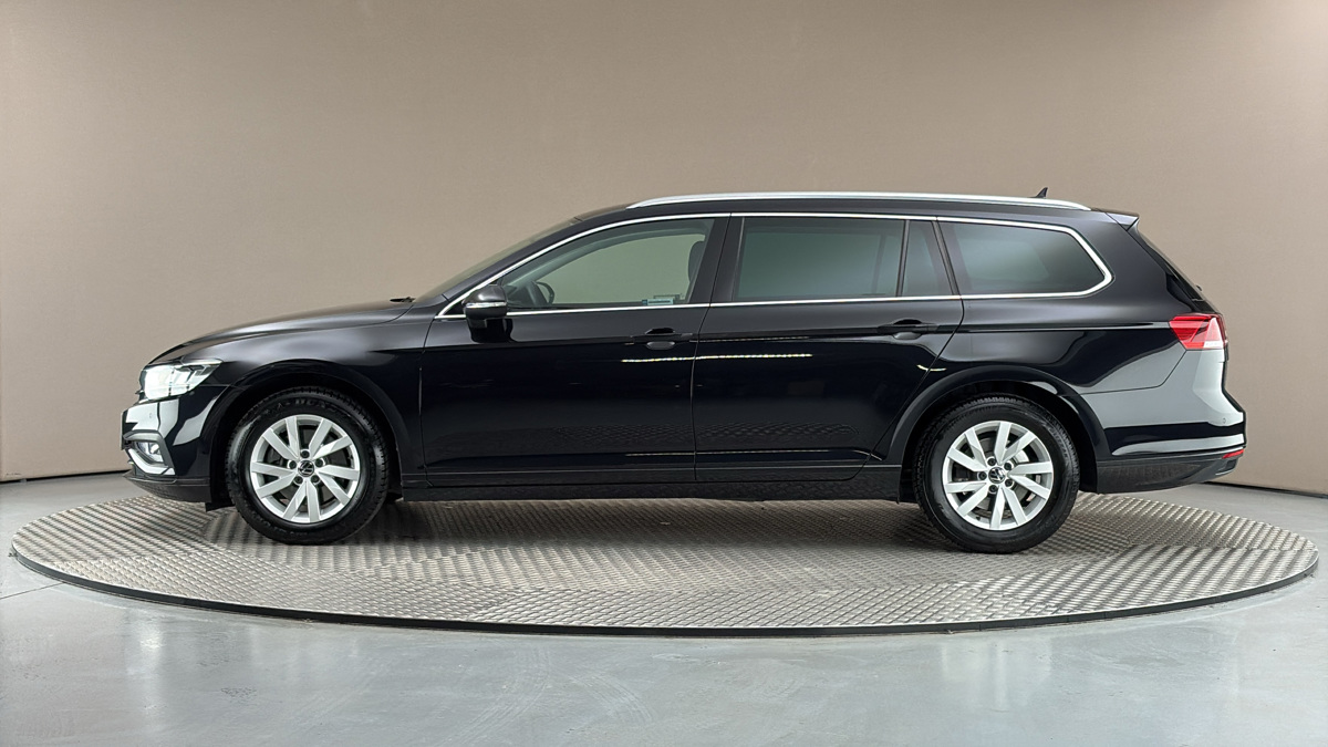 Volkswagen Passat - 4