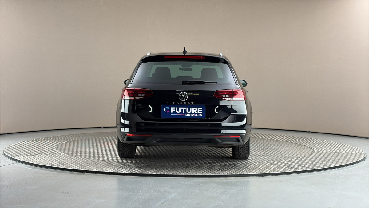 Volkswagen Passat - 5