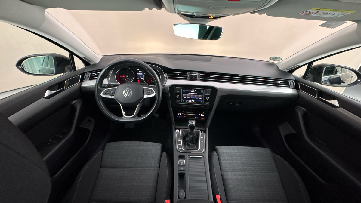 Volkswagen Passat - 8