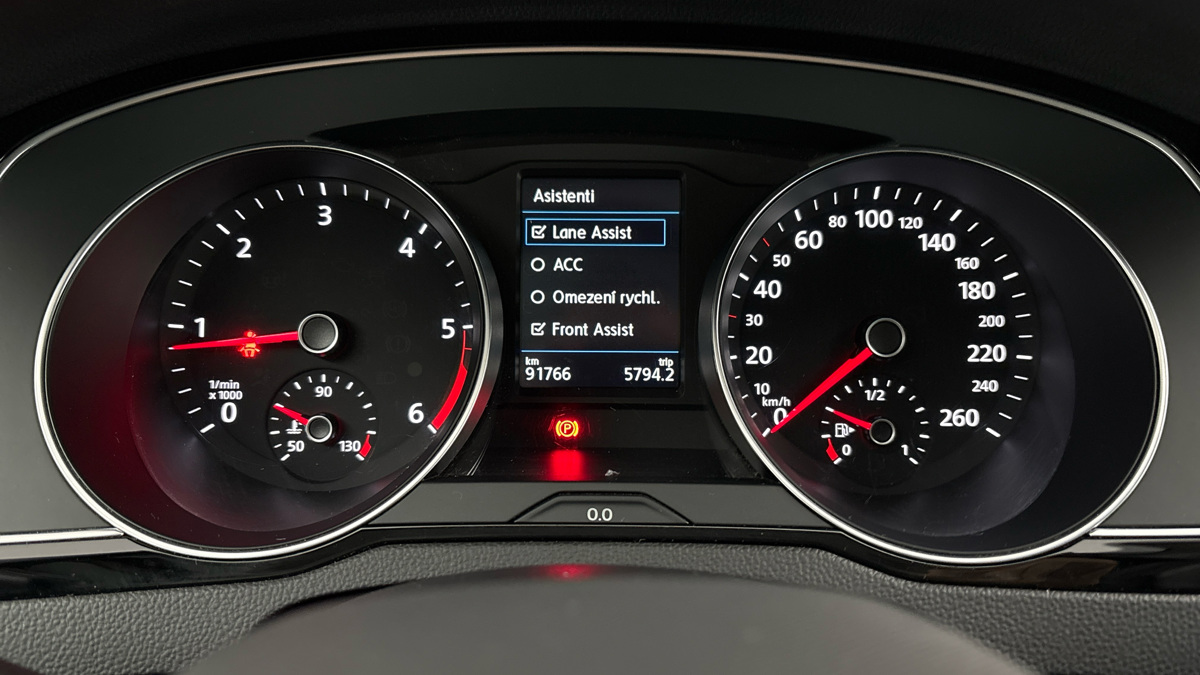 Volkswagen Passat - 10