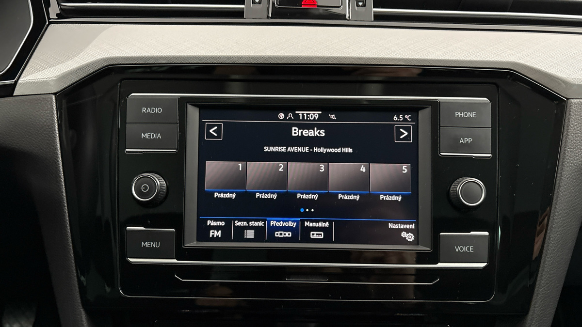 Volkswagen Passat - 11