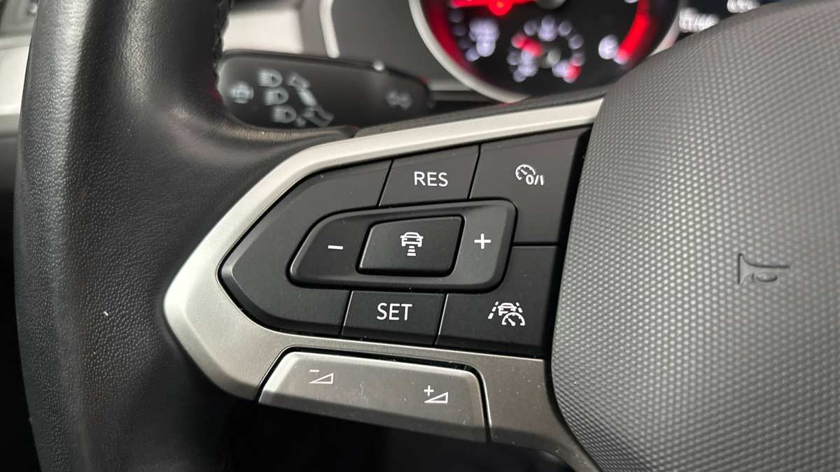 Volkswagen Passat - 14