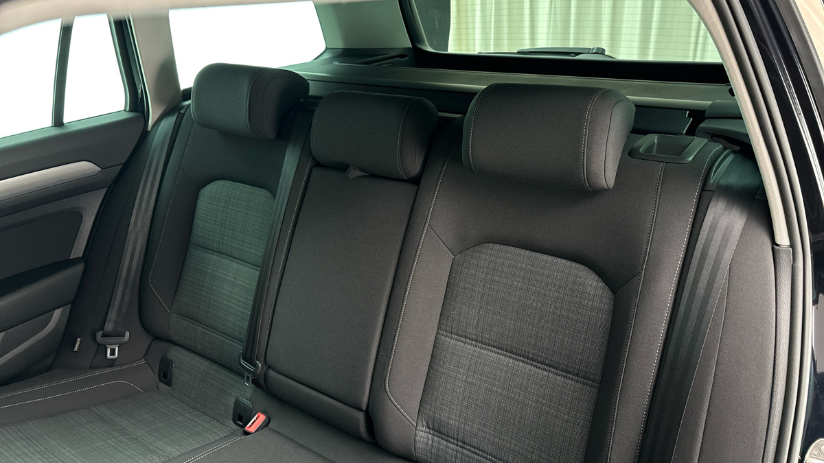 Volkswagen Passat - 16