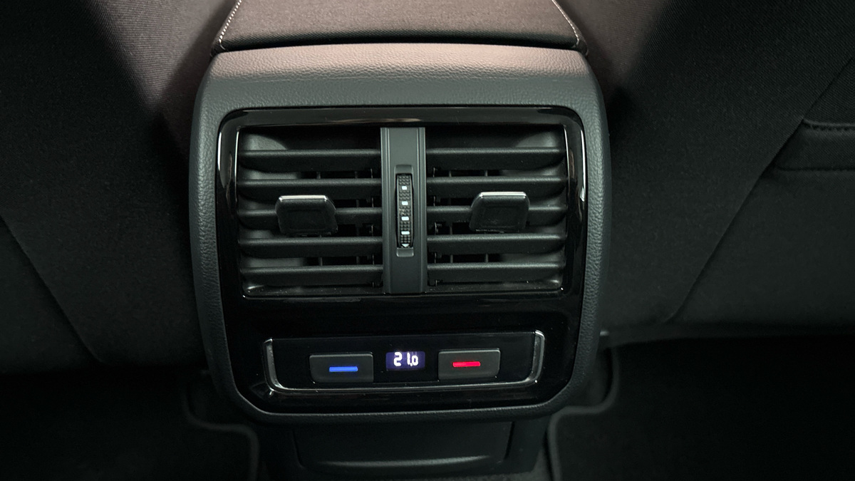 Volkswagen Passat - 22