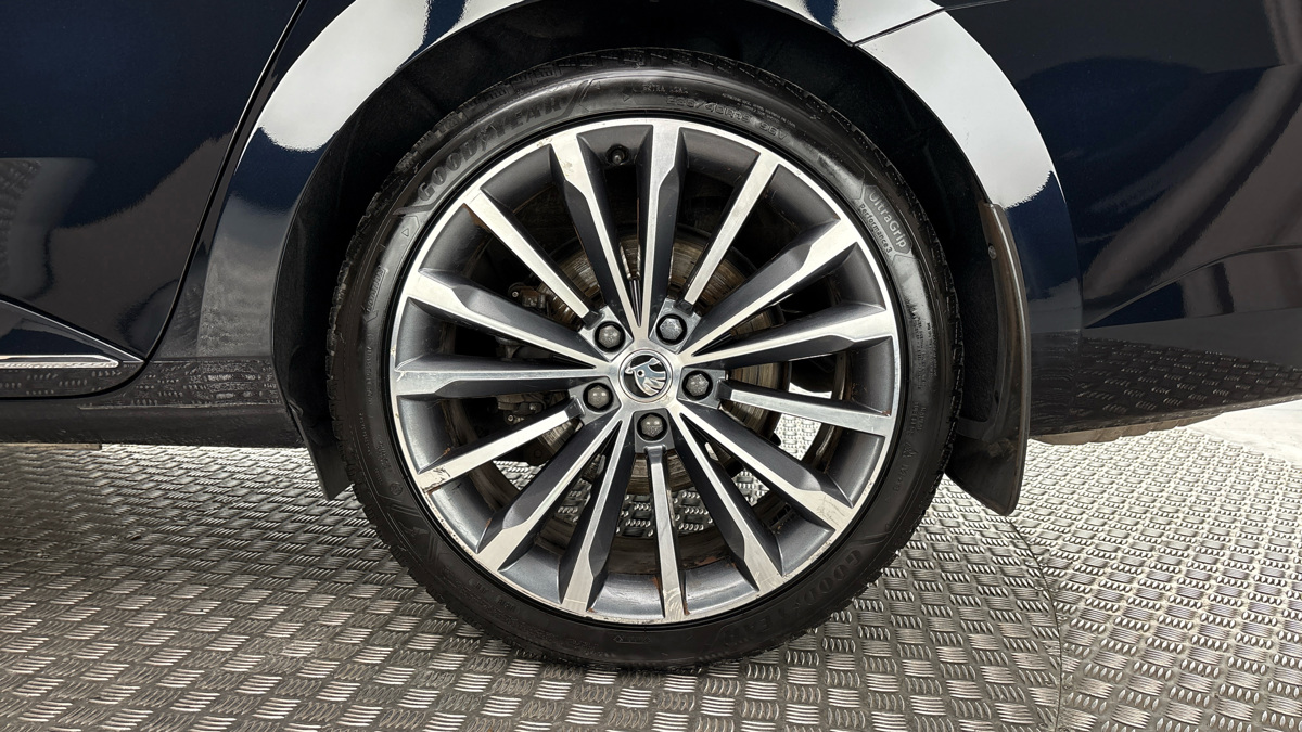 Škoda Superb - 19