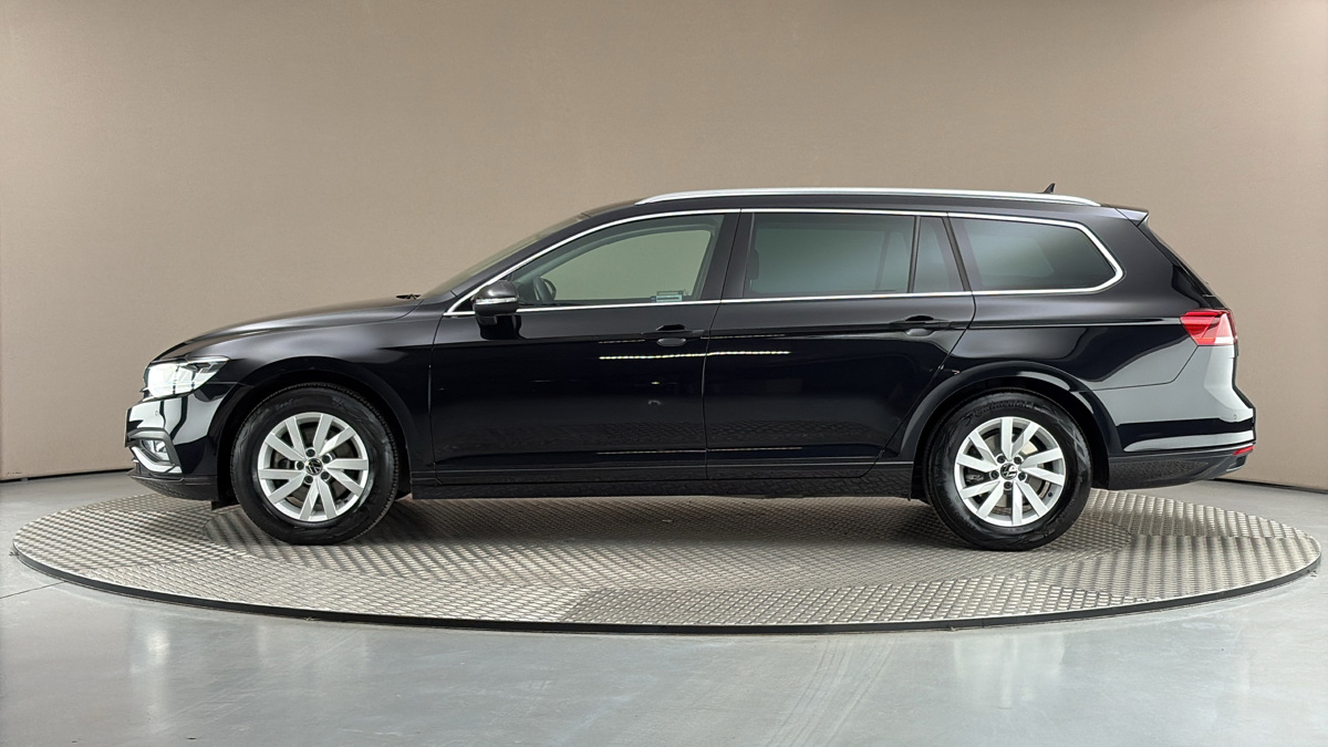 Volkswagen Passat - 4