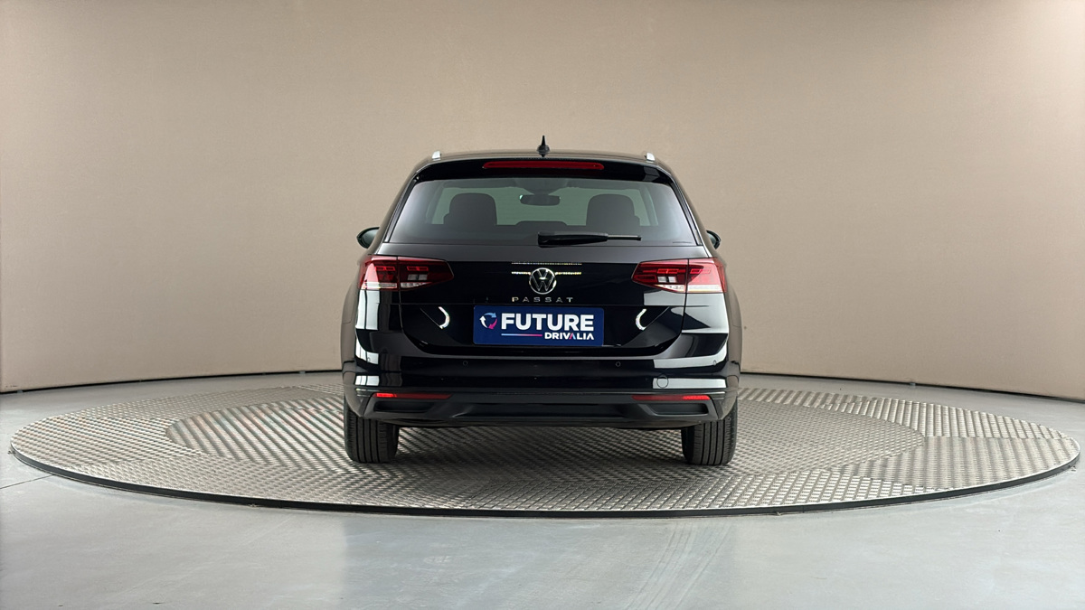 Volkswagen Passat - 5