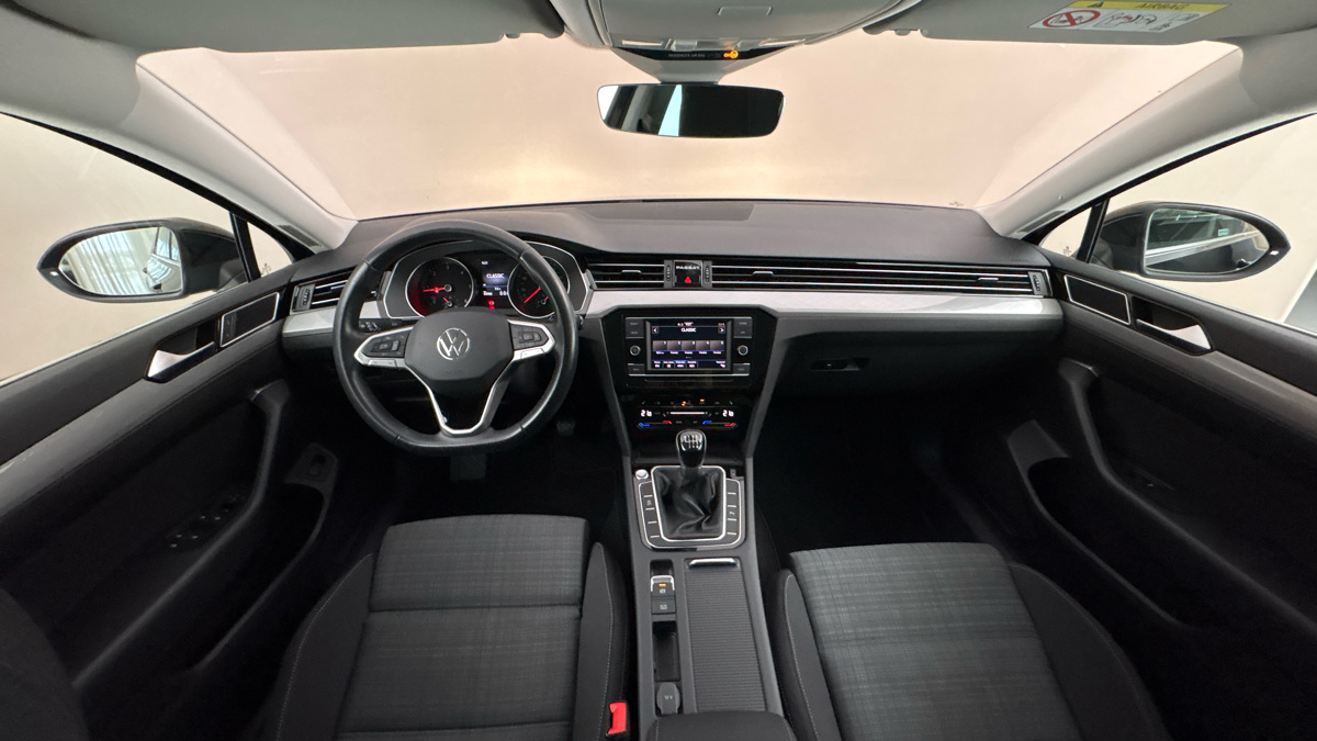 Volkswagen Passat - 8