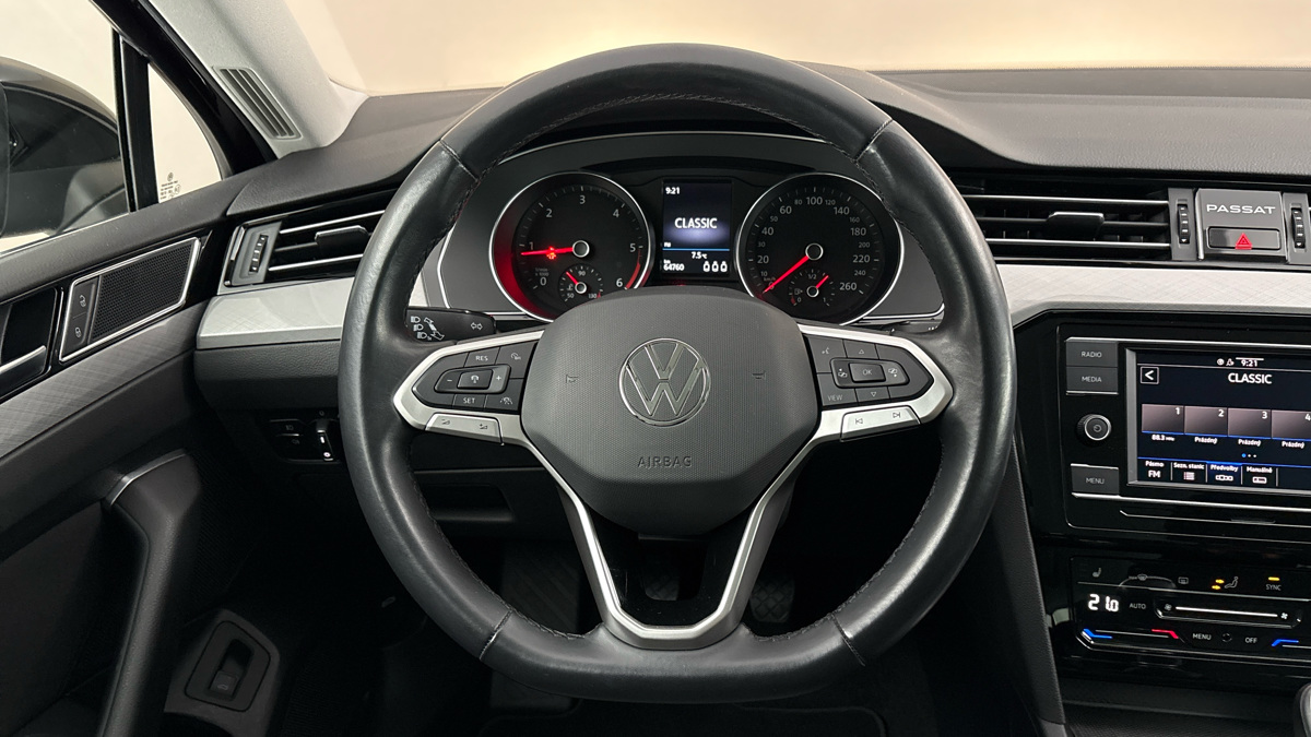 Volkswagen Passat - 9