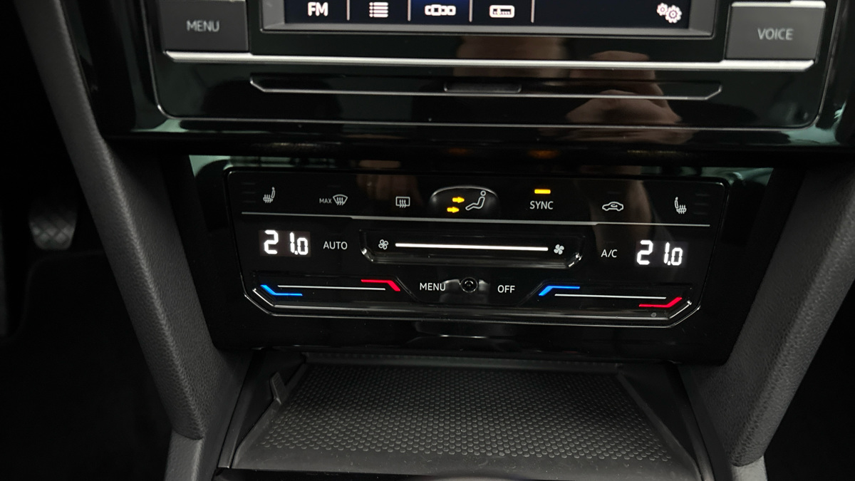 Volkswagen Passat - 13