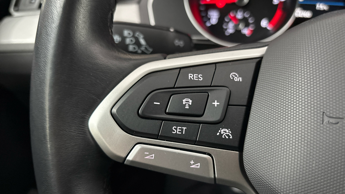 Volkswagen Passat - 14