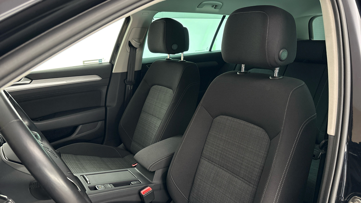 Volkswagen Passat - 15