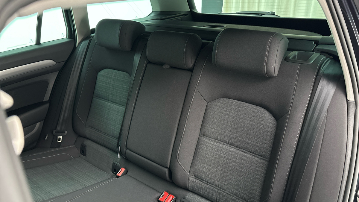 Volkswagen Passat - 16