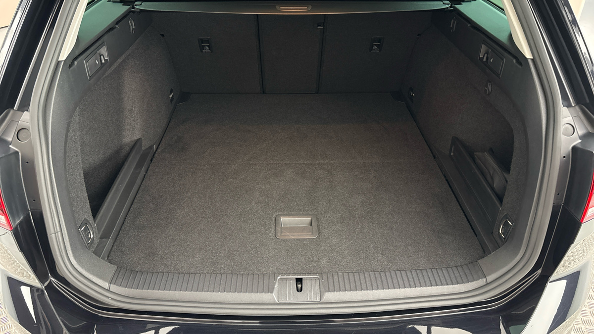 Volkswagen Passat - 17