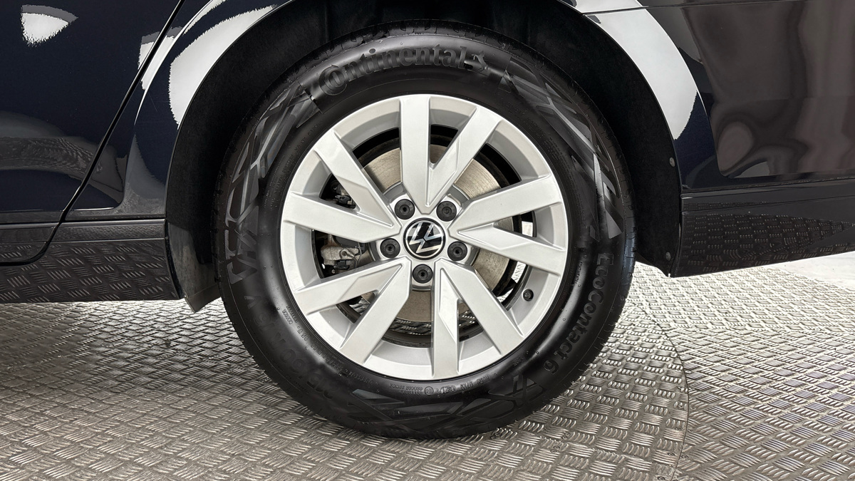 Volkswagen Passat - 19