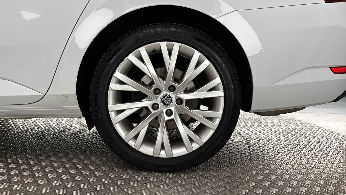 Škoda Superb - 19