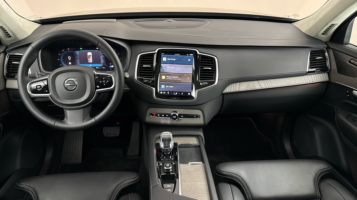 Volvo XC90 - 8