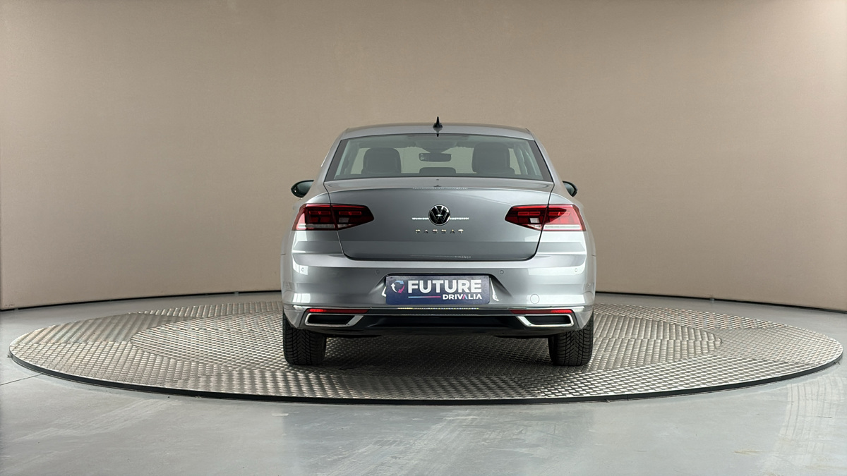 Volkswagen Passat - 5