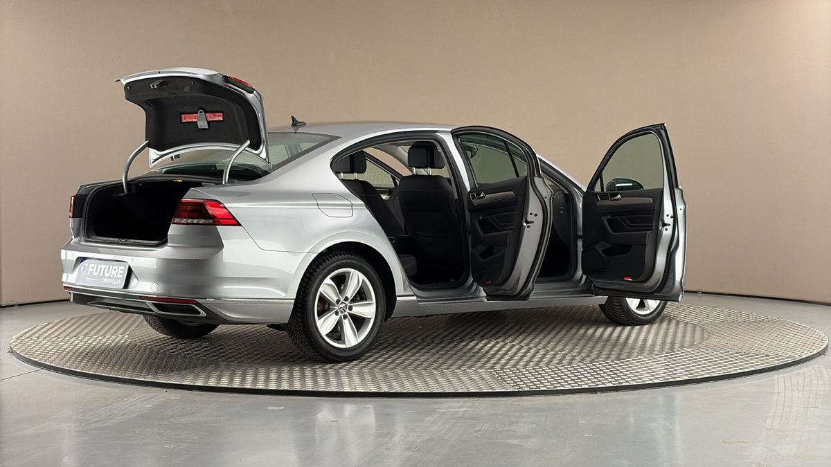 Volkswagen Passat - 6