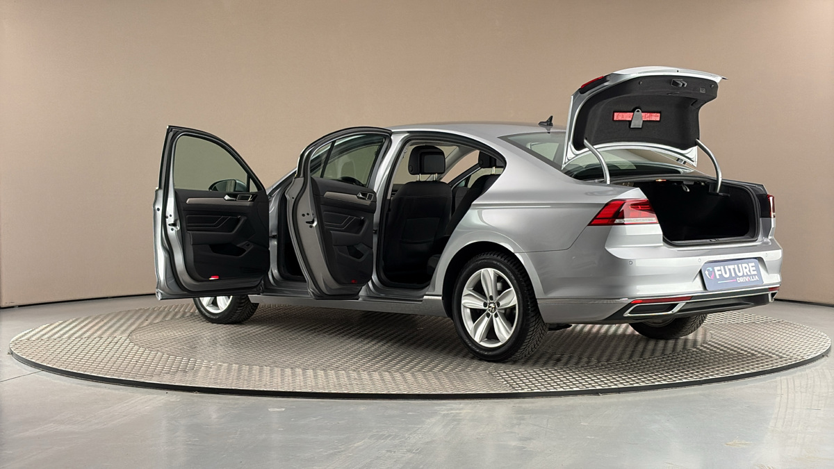 Volkswagen Passat - 7