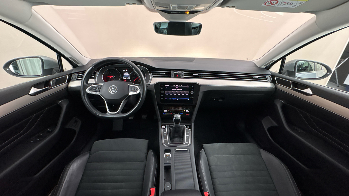 Volkswagen Passat - 8