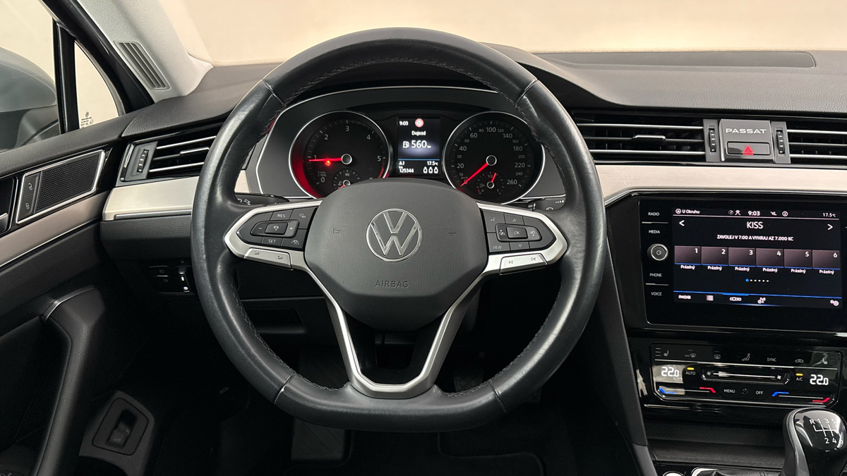 Volkswagen Passat - 9