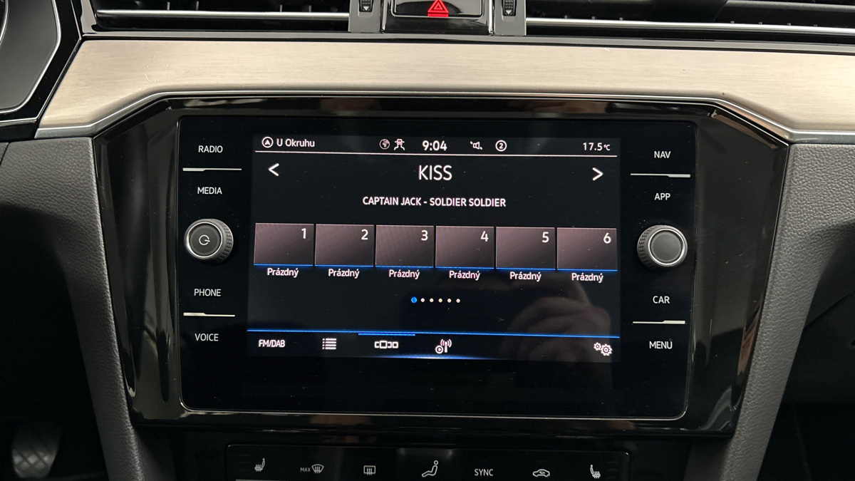 Volkswagen Passat - 11