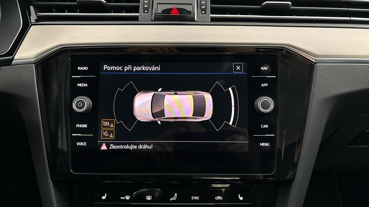 Volkswagen Passat - 12