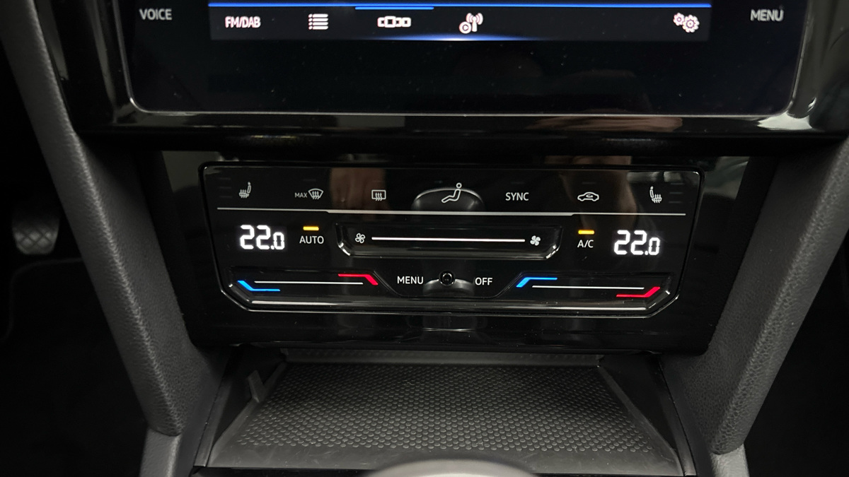 Volkswagen Passat - 13