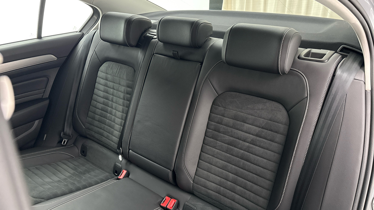 Volkswagen Passat - 16