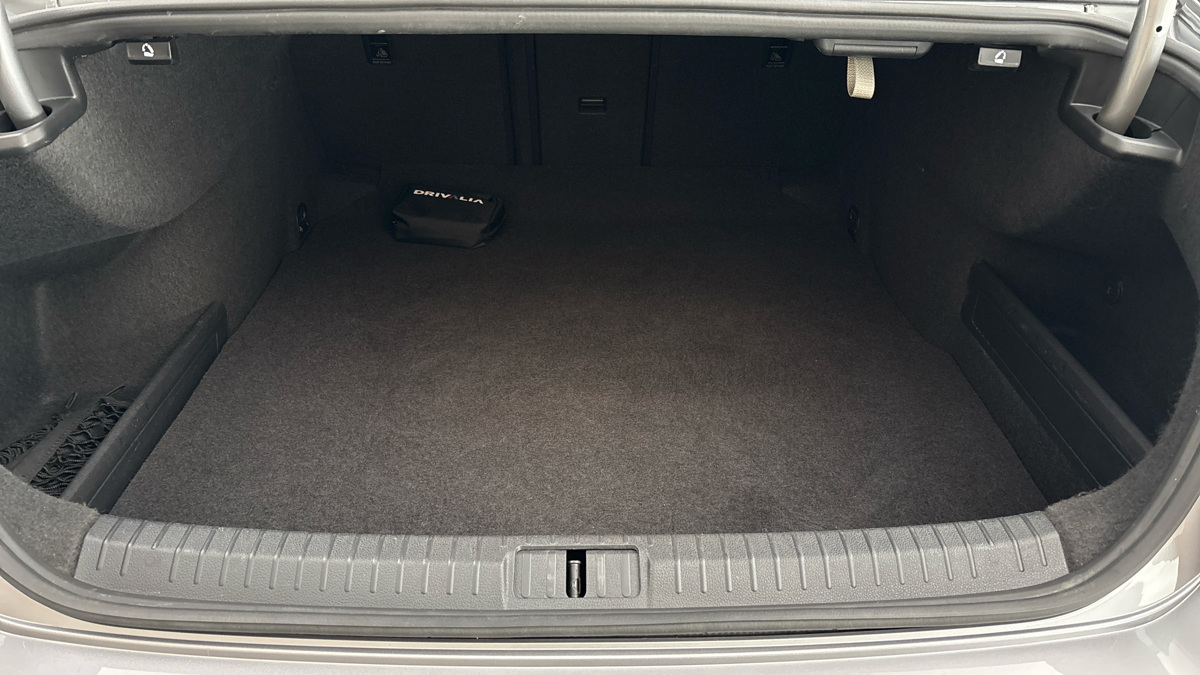 Volkswagen Passat - 17