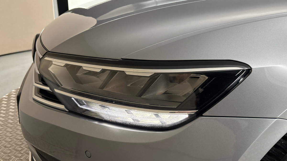 Volkswagen Passat - 18