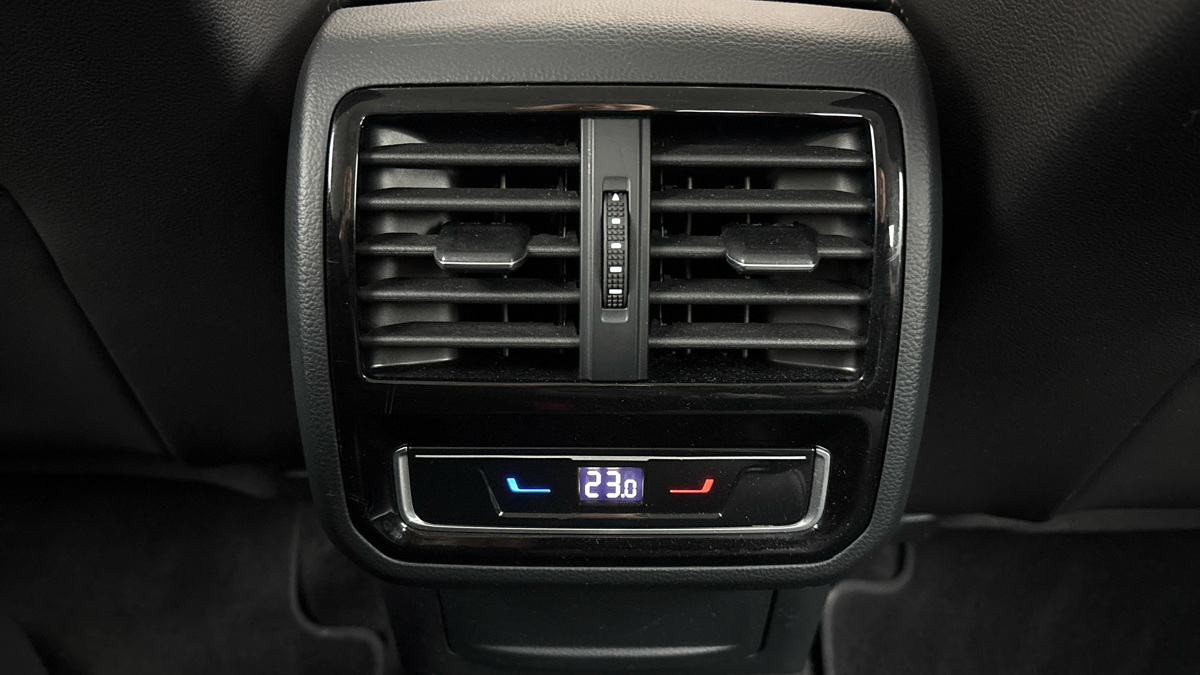 Volkswagen Passat - 22