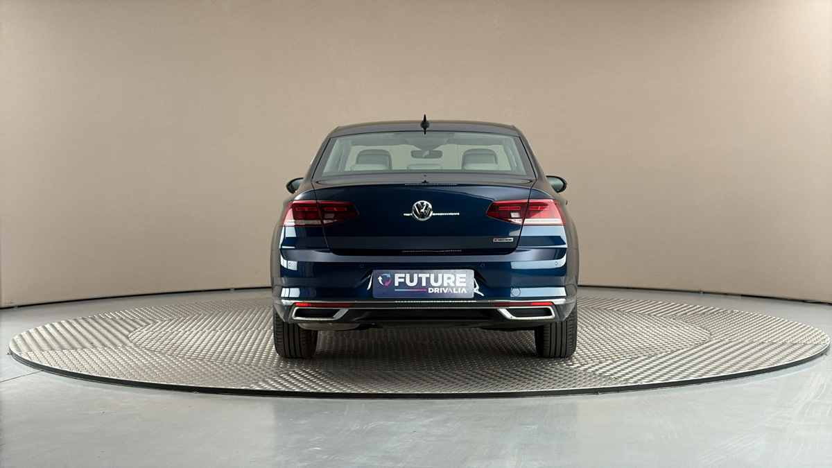 Volkswagen Passat - 5