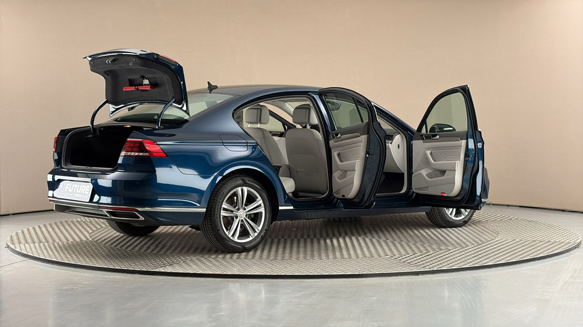 Volkswagen Passat - 6