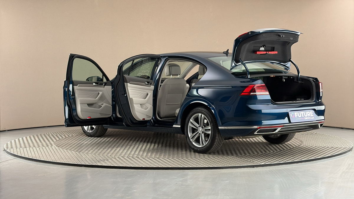 Volkswagen Passat - 7