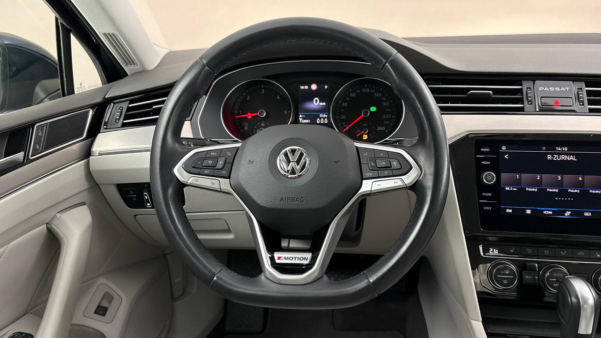 Volkswagen Passat - 9