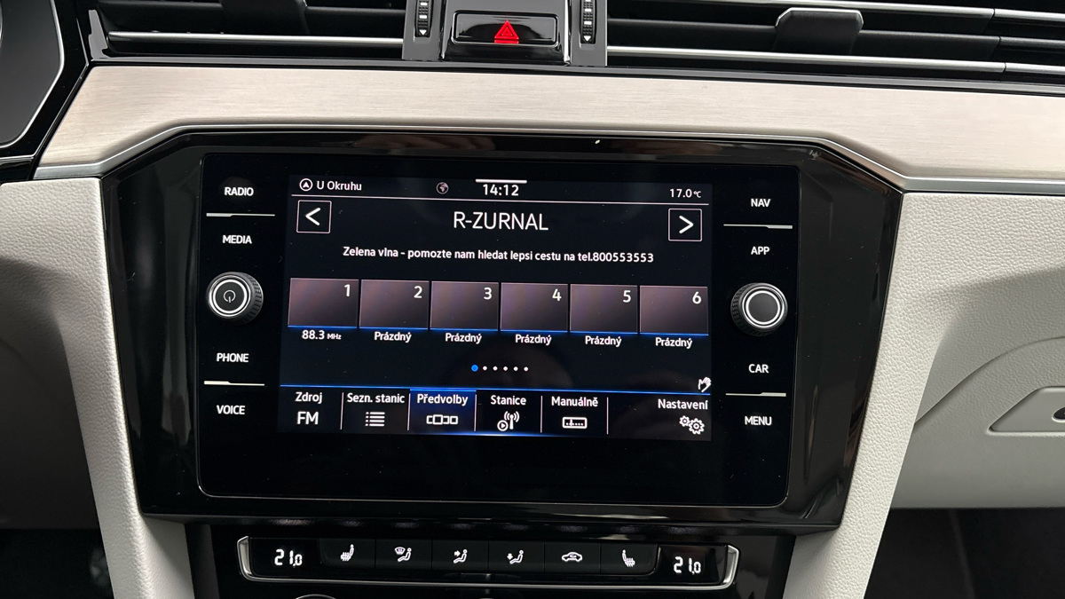 Volkswagen Passat - 11