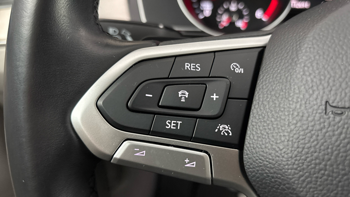 Volkswagen Passat - 14