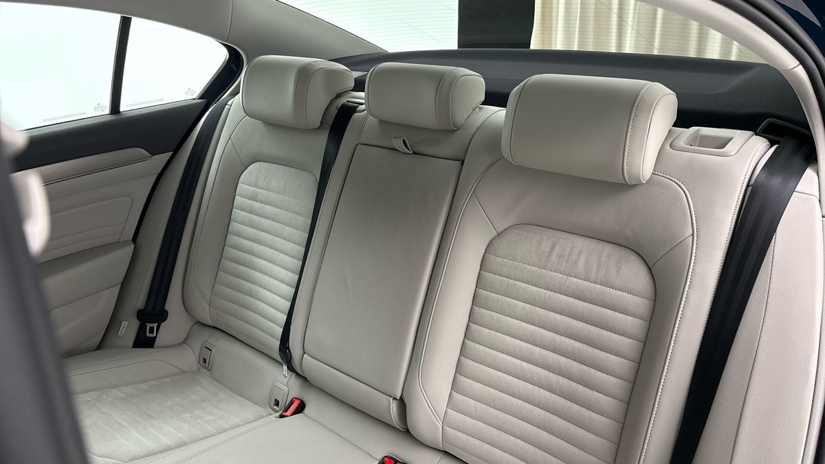 Volkswagen Passat - 16