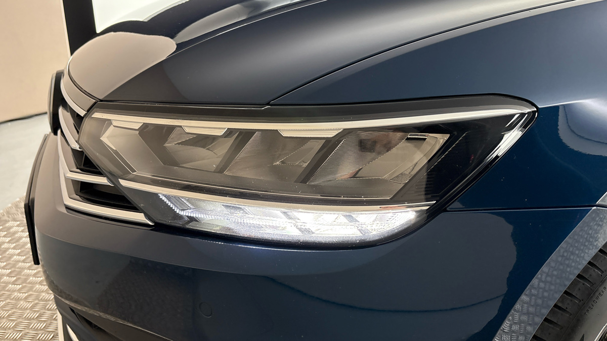 Volkswagen Passat - 18