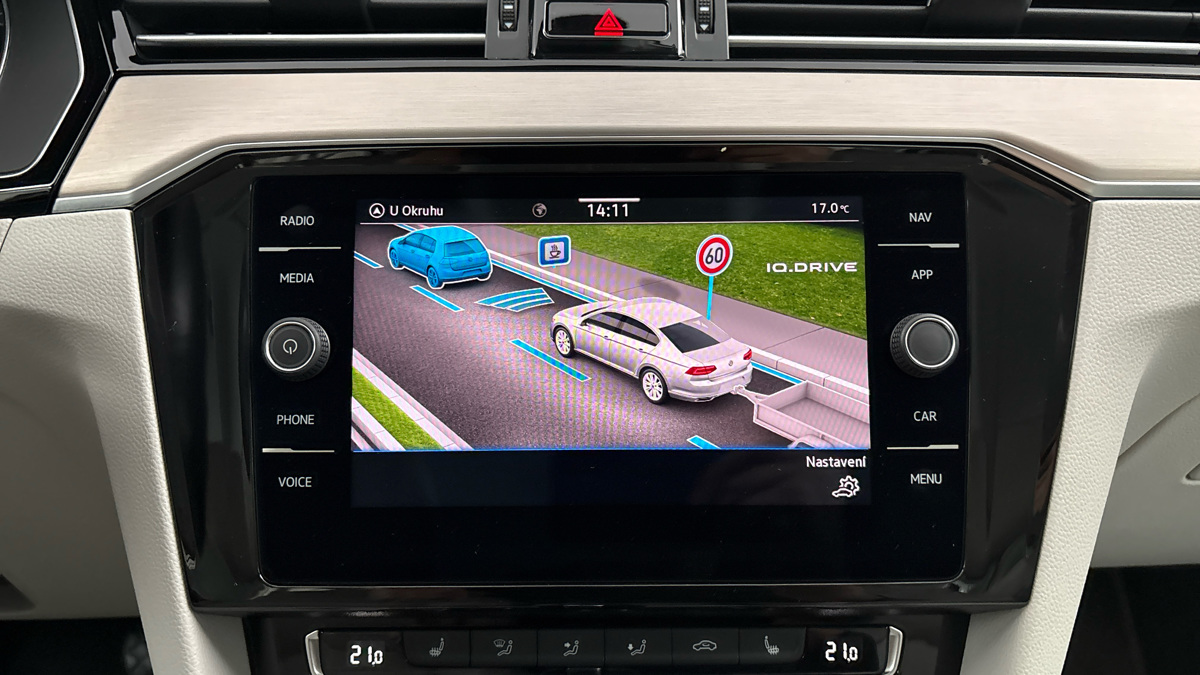 Volkswagen Passat - 26