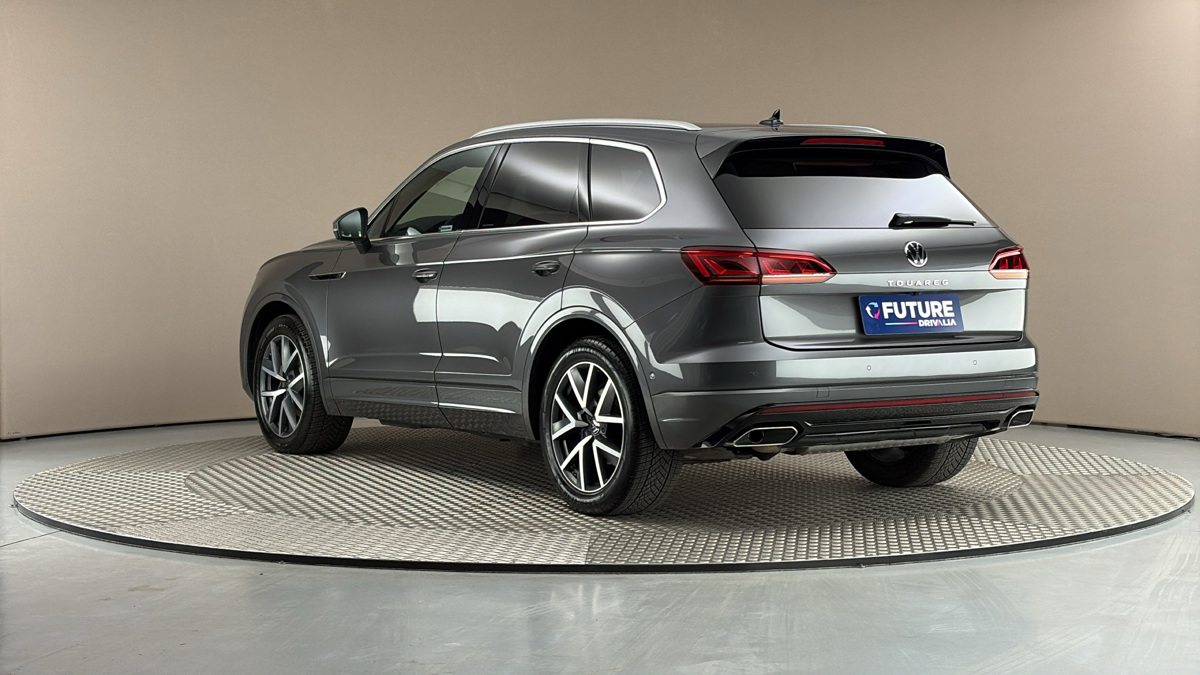 Volkswagen Touareg - 2
