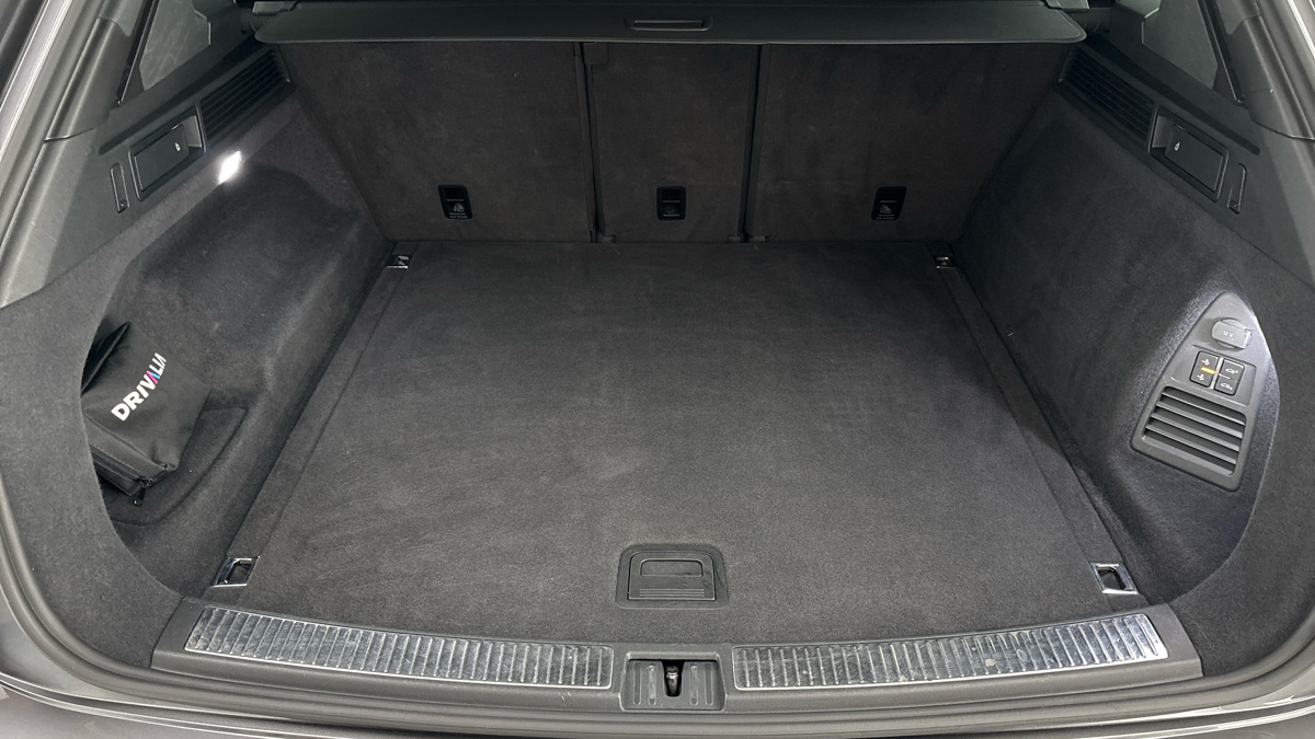 Volkswagen Touareg - 17