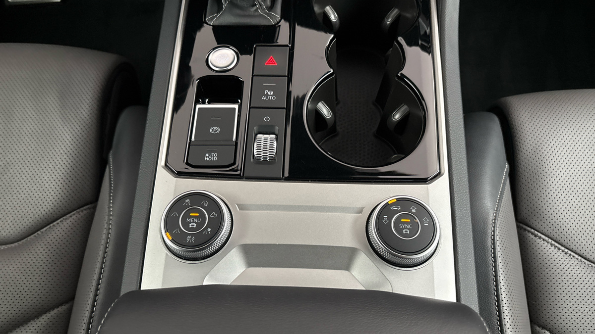 Volkswagen Touareg - 27