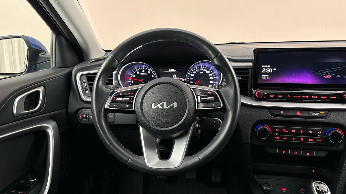 Kia Ceed - 9