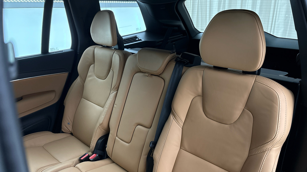Volvo XC90 - 16